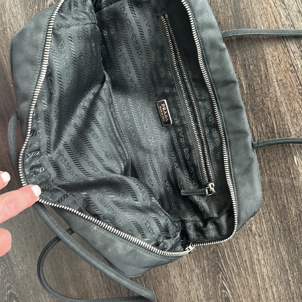 Prada bag excellent condition - Picture 6 of 7
